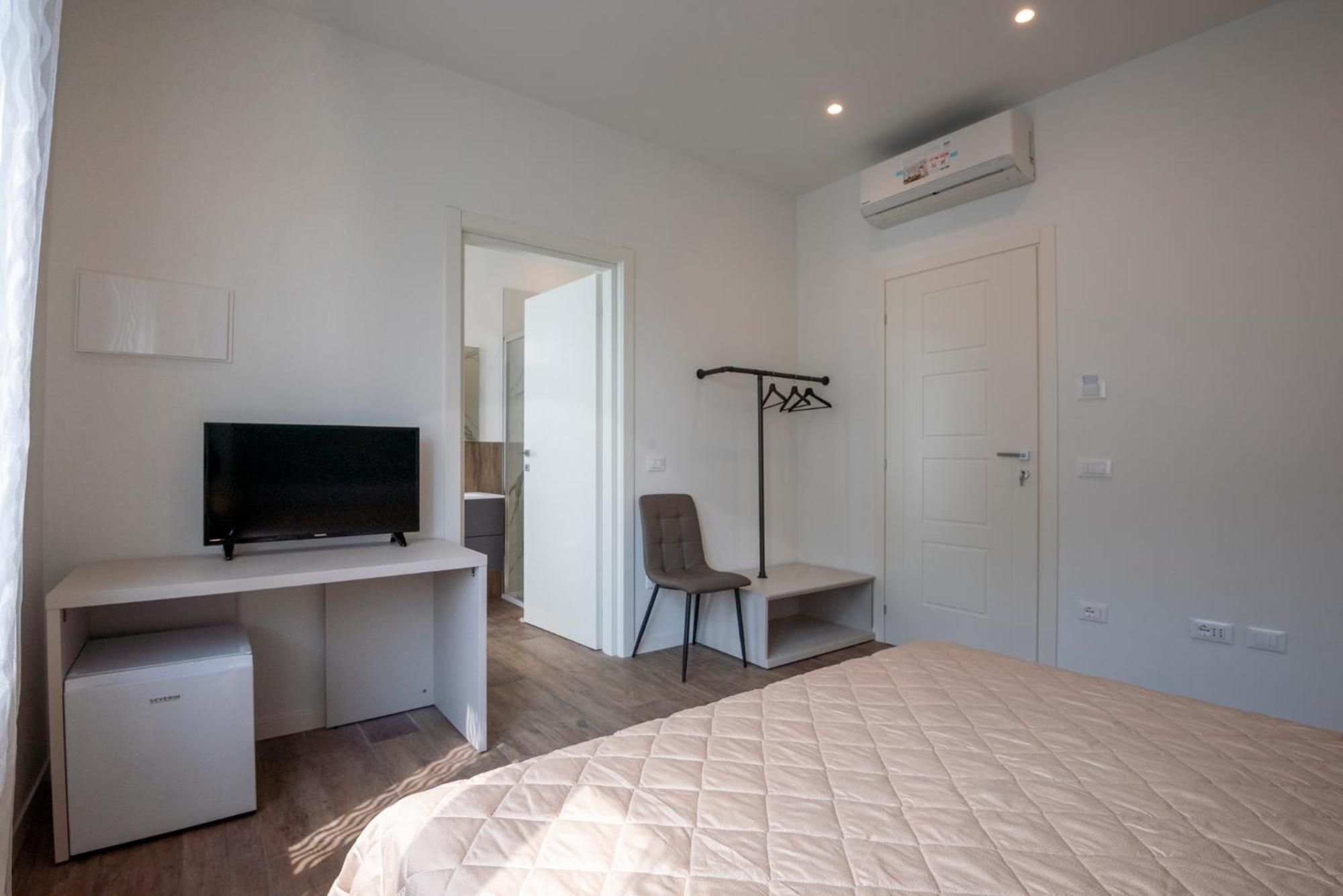 Iarsera Rooms And Apartment Lucques Extérieur photo