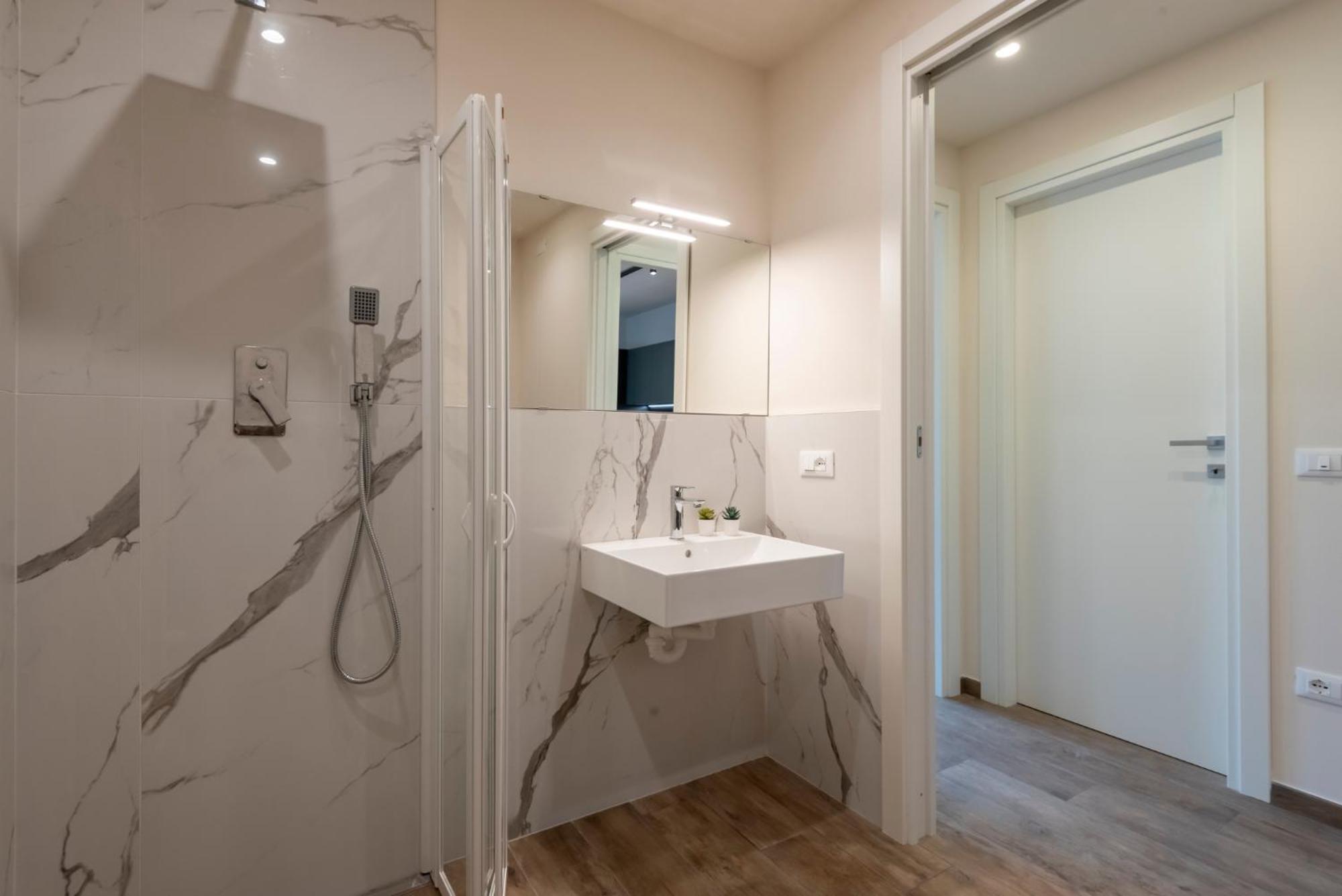 Iarsera Rooms And Apartment Lucques Extérieur photo